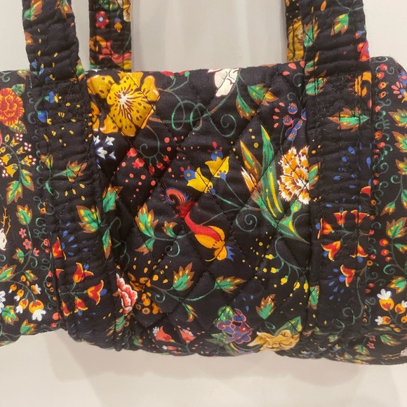 Woman’s Vera Bradley Designs 12 x 6 shoulder bag. Zipper close. - Picture 2 of 8